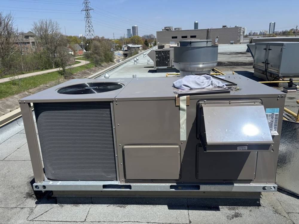 Rooftop unit serviced by Q TecHub